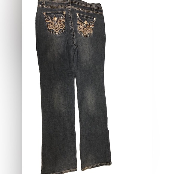 Roz and Ali Jeans - Picture 10 of 14